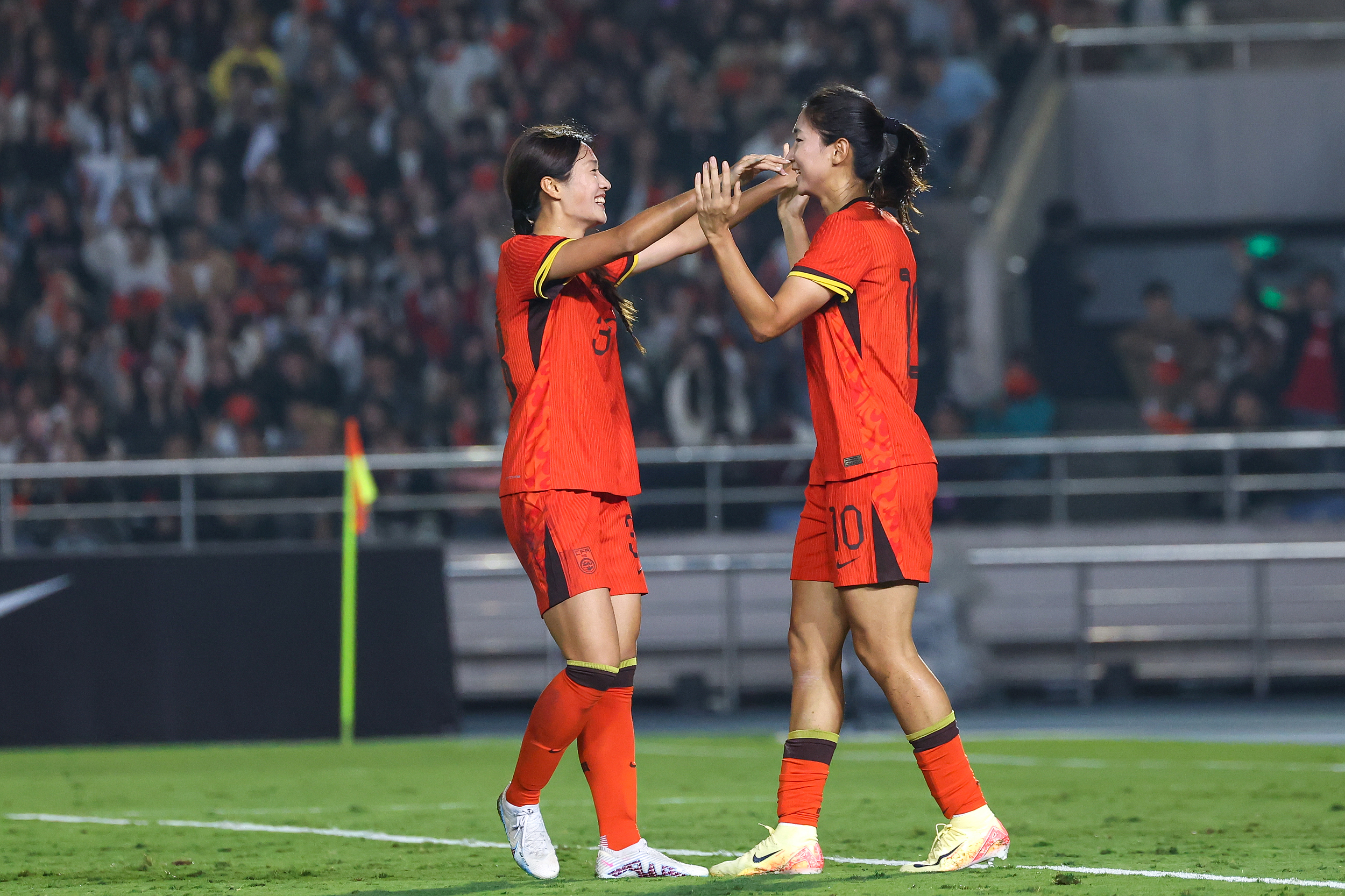 关于中国女足挑战赛：球队巧妙配合，夺得胜利的信息